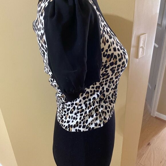 - White House Black Market black and leopard blouse in size XS - Picture 5 of 8
